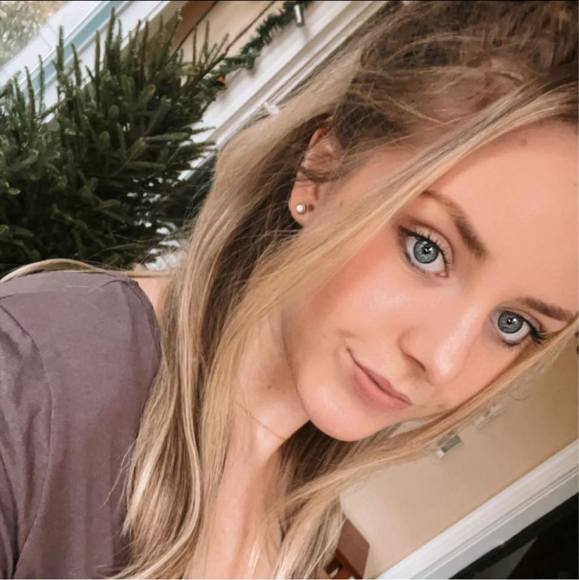 Meet your Posher, Jessica - Picture 1 of 1